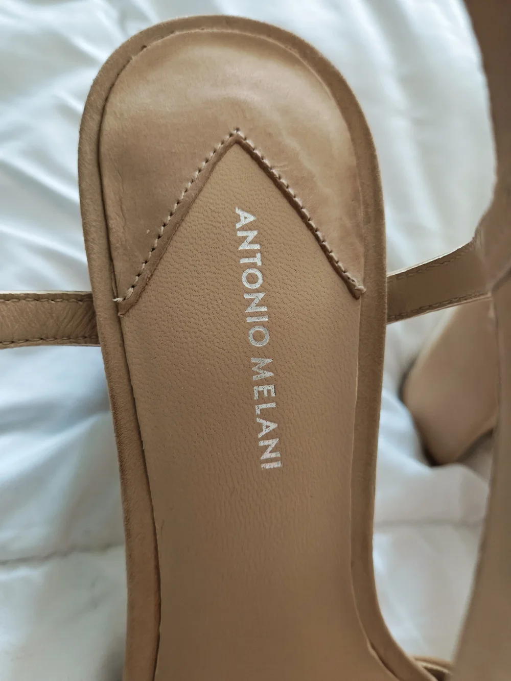 Antonio Melani Nude Beige Leather Sandals - Size 8M - Picture 3 of 4